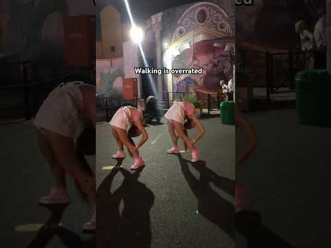 How contortionists walk 😏😏