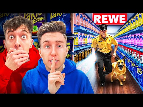 Eine NACHT HEIMLICH im REWE übernachten! 😱 (Polizei kommt..)