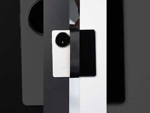 30 pounds… on a phone hinge.