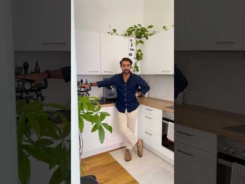 Nasirs renovierte Altbauwohnung im modernen Mid-Century Stil 😍