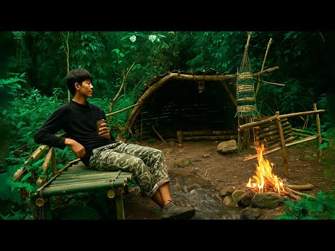 Solo survival in heavy rain, adventures in the wilderness, making fire and finding food, fishing.