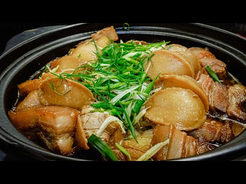 廣東話影片|一品鮑魚雞煲|簡單賀年菜|鮑魚爽、雞肉滑、豬肉香|農歷新年快到了,就跟著我做一個簡單的賀年菜吧,只要跟著影片一二三的去做,新手也能煮出大廚味道!