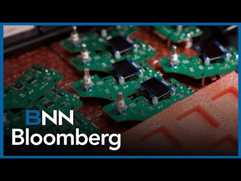 Is the AI bubble already bursting?