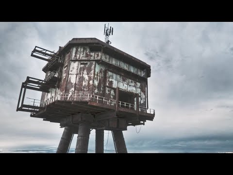 人類用海嘯打戰爭,海洋吞沒99%國家,只剩2座末日小島