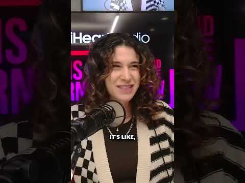 Pregnant Producer's Belly Button Looks Like a Cat's Butthole