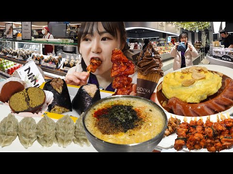 Kalguksu, Hotteok, Ommellete, skewered chicken, desserts🍜at a departmentstore in Korea Mukbang