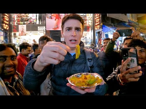 Eating $0.25 Street Food in Chaotic Delhi Market 🇮🇳