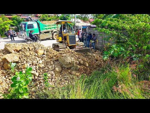 Starting a Wonderful New Landfill Project! KOMATSU Dozer & 5Ton Truck Deleting Flooded Lake