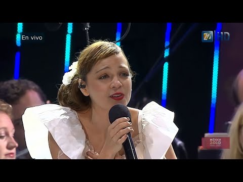 NATALIA LAFOURCADE FAROLITO y Amanecí En Tus Brazos, La Sandunga, Solamente Una Vez, Vereda Tropical