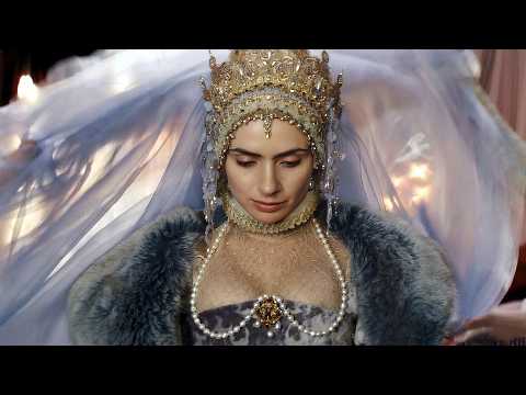 呂克貝松執導,2025年新版《德古拉》女吸血鬼,身材火辣,顏值超美!