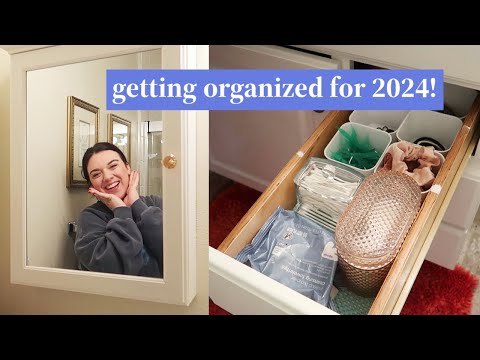 small bathroom declutter & organization! (realistic cleaning motivation!)