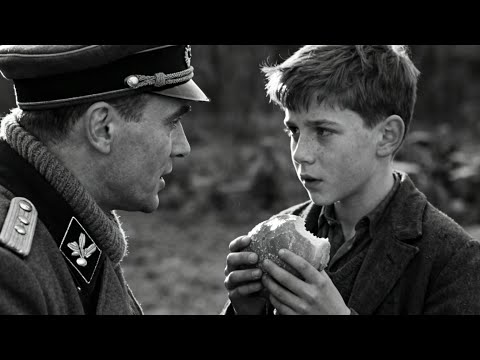 德国男孩从美军基地偷食物,被士兵抓住后反而被安排当厨房助手