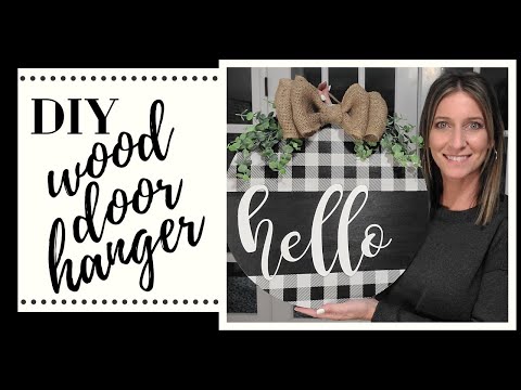 DIY WOOD ROUND | WRAPPING PAPER WOOD SIGN | DIY Wood Round Door Hanger | Easy Wood Sign for Beginner