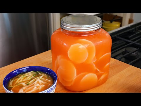 Quick-fermenting radish water kimchi with apple broth (Dongchimi: 동치미)