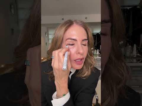Trinny's Feline Flick | Makeup Tutorial | Trinny
