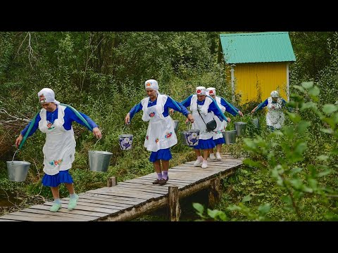 How a rural woman's life unfolded after her husband's death. Life in Russia