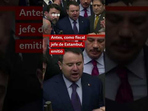 Pelea a puñetazos en el parlamento turco en la jura del nuevo polémico ministro de Justicia