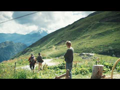 2025最新感人佳作,因厌倦一眼到头的工作,男子荒野牧羊朝圣,却领悟人生真谛!【光影】