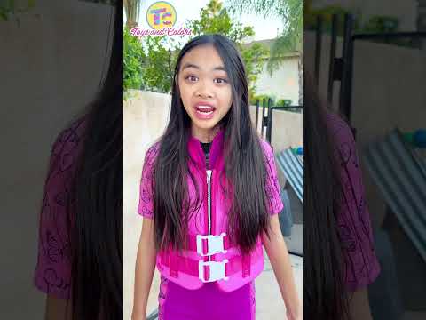 Ellie & Charlotte Learns a Friendship Lesson at the Pool 💦