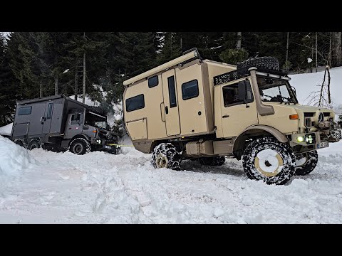 2 UNIMOG CAMPERS SANK | DIFFICULT MOMENTS IN DEEP SNOW!