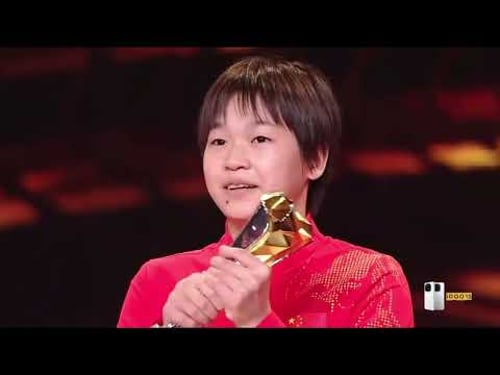【颁奖仪式】全红婵C位,率中国跳水队领奖,成唯一指定团宠!