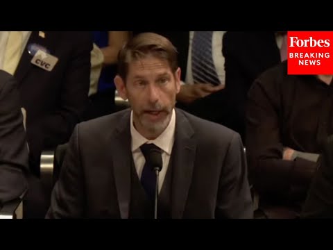 'I Heard My Friend Screaming It's Coming Right At Us': Air Force Veteran Shares Shock UAP Sighting