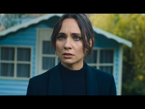 Женщина возвращается домой и обнаруживает, что там живут другие люди, а ее муж исчез