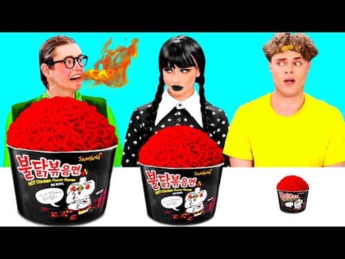 Desafio Grande, Médio e Pequeno De Placa com Wednesday Addams | Desafios Engraçados BaRaDa Challenge