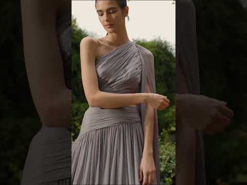 Shop the ZUHAIR MURAD Ready-To-Wear Spring 2025 collection now in boutiques.