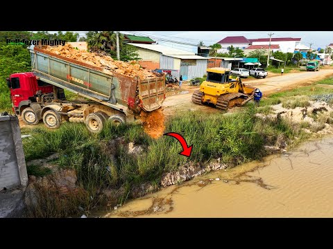 Land filling, Skills Driver Bulldozer SHANTUI DH17C3 Push Stone, Dump truck unloading