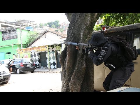 Tiroteio intenso marca operação da PM no Alemão - BCN NEWS