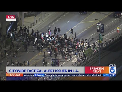 Protesters clash with police, federal agents in downtown Los Angeles