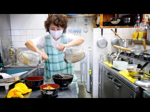 Japanese Good Old Diner | Close Up on A Super Mom | A Simple Udon Restaurant by The Station