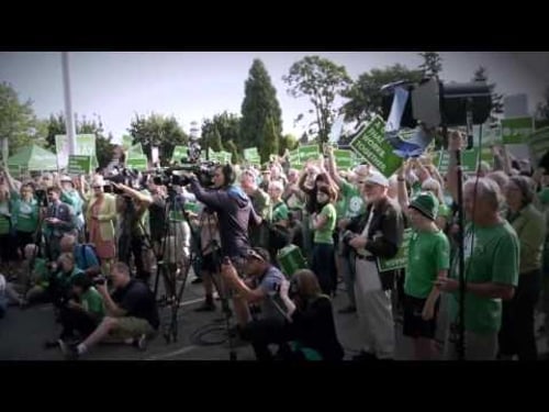 Green Party ad: Feel the Momentum