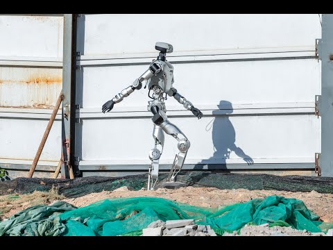 Full-Size Humanoid Robot Oli Walks Over Construction Debris