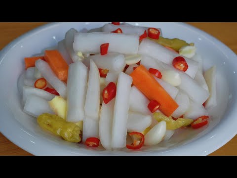 Homemade Chinese Food Crispy Pickled Radish Recipe 清脆爽口的腌萝卜做法!Crunchy and Refreshing Radish Recipe!
