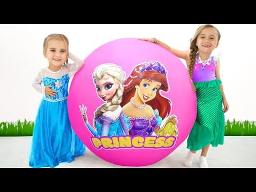 Alice spielt mit einem riesigen Überraschungsei