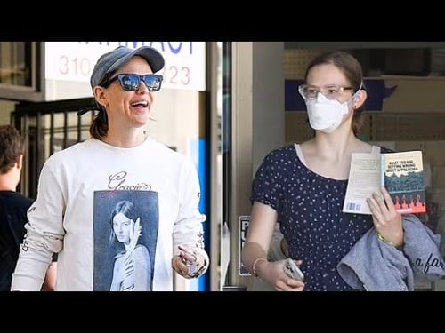 Jennifer Garner enjoys a day out with look-alike daughter Violet Affleck in Brentwood