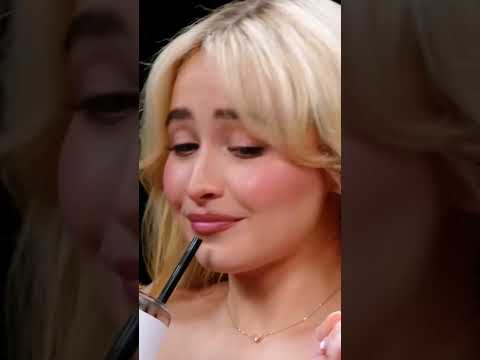 "Don't ask me a question..." 🤣 Sabrina Carpenter STRUGGLES on Hot Ones