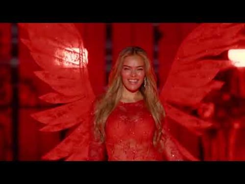 Karol G Performs at the 2025 Victoria’s Secret Fashion Show