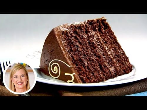 Professional Baker Teaches You How To Make CHOCOLATE CAKE!