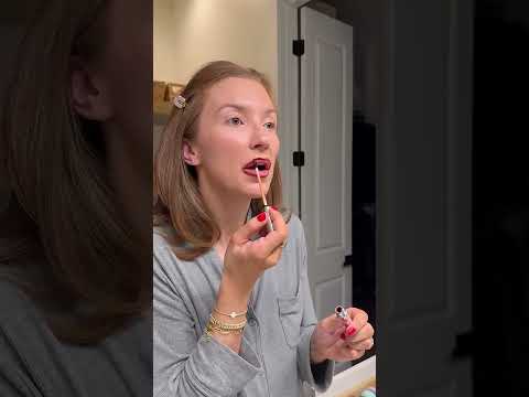 Peel, reveal, and move on. This lip liner stain stays on for coffee, errands, & everything else.