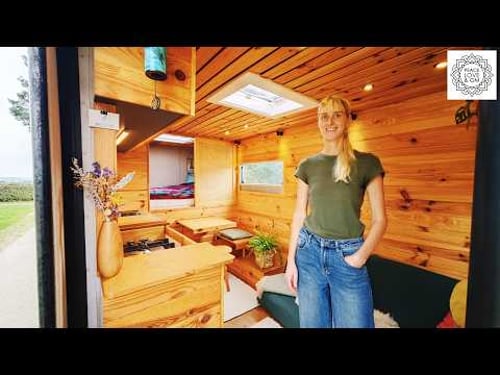 10m², but breathtaking: Leonie's life in the converted DHL van