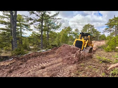 Caterpillar D7g Bulldozer Starts Season with Construction of a Challenging New Road #caterpillar