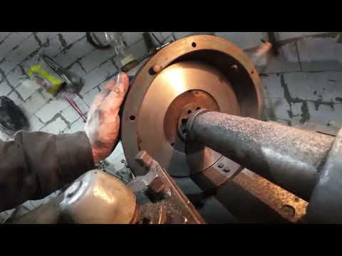 Ремонт Т-40АМ. Пришли запчасти КПП, проверяю твердость. Растачиваю корпус заднего моста.