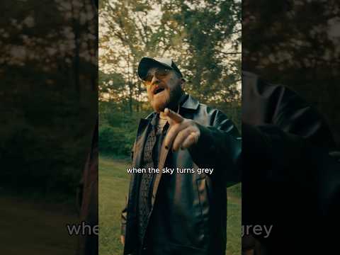 She likes her days better when the sun go down 🎶: She Loves The Rain