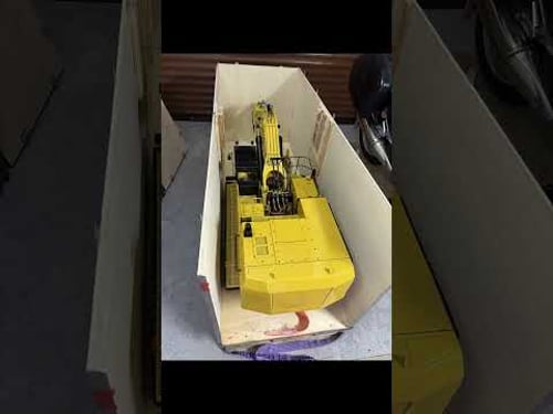 Before unboxing RC Excavator CAT 395 -1/8