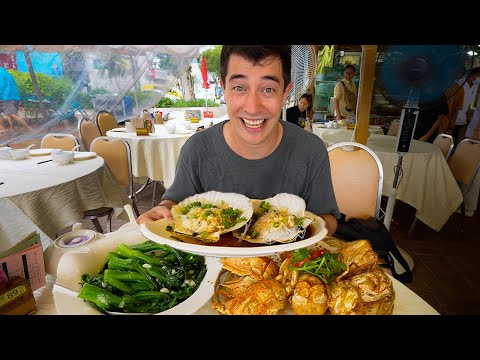 Hong Kong SEAFOOD HEAVEN ๐ญ๐ฐ $125 Cantonese Food at Hong Kongโs ONLY Floating Fish Market!