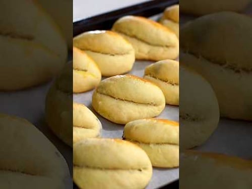 Teman minum teh. Apa nama kue ini di tempat kalian? #tanparagi #pastry