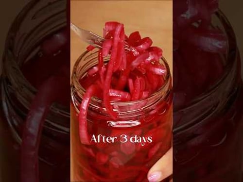Viral pickled red onion recipe you'll love! #pickle #recipe #redonion #easypicklerecipe